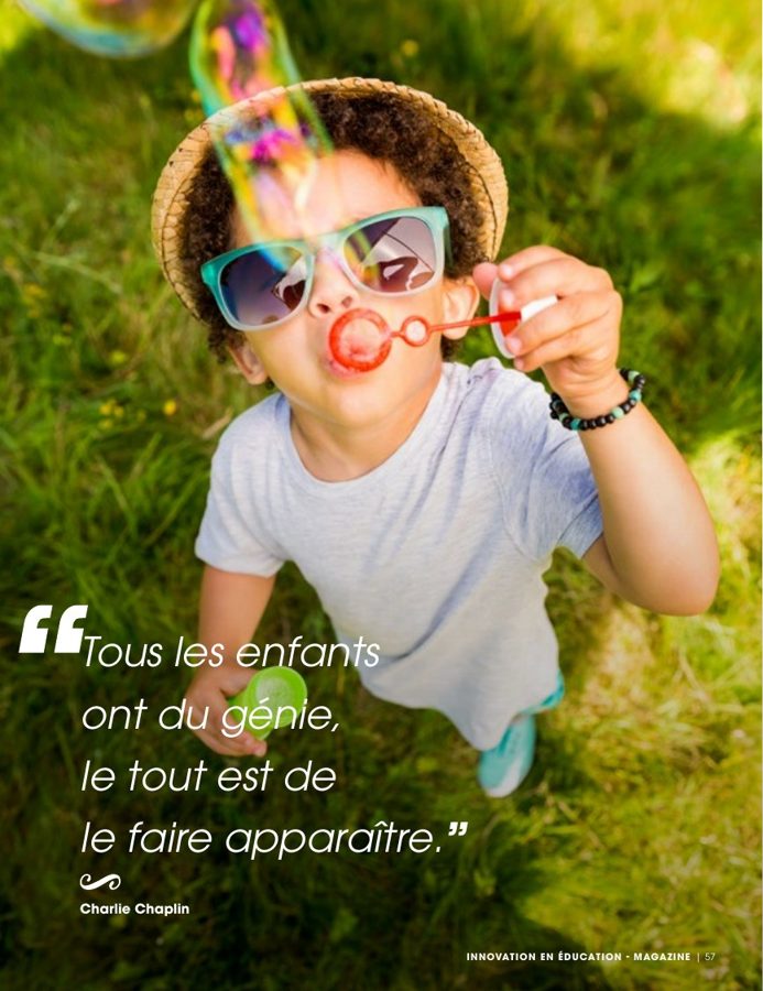 Enfant faisant des bulles, citation : Tous les enfants ont du génie
